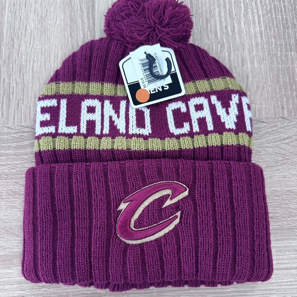 Cleveland Cavaliers Men’s Pom Beanie - Maroon and Gold
